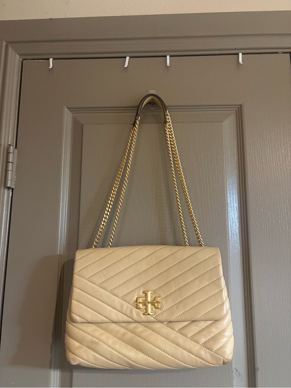 Tory Burch Beige Quilted Leather Shoulder Bag with Gold Chain